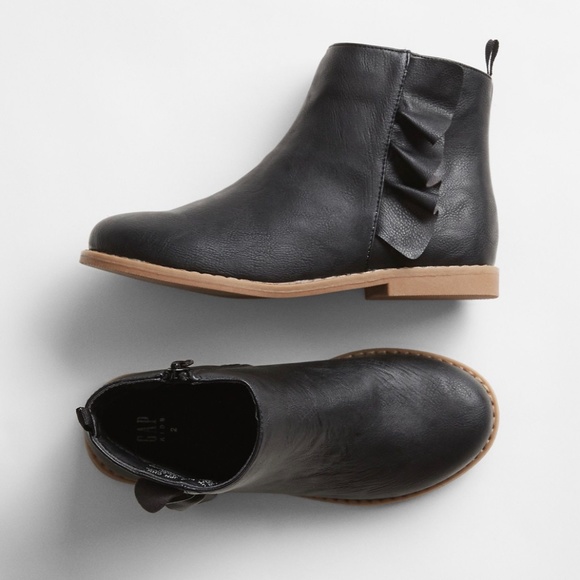 GAP Factory Other - GAP 🐨 BLACK FAUX LEATHER RUFFLE ANKLE BOOTS